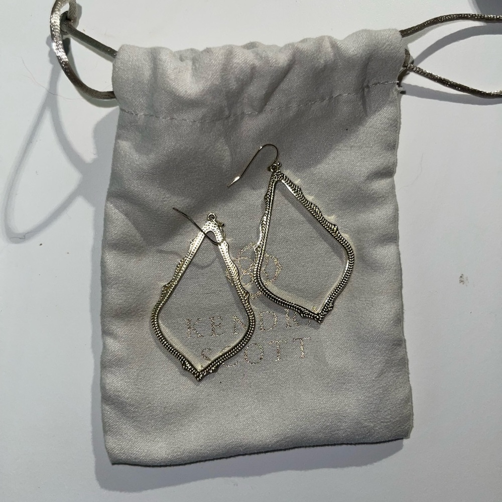 Sophee Drop Earrings in Gold